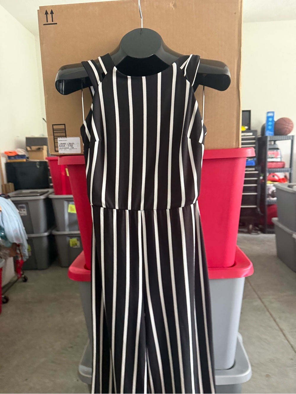 Black and White Striped Sleeveless Women's jumpsuitp53